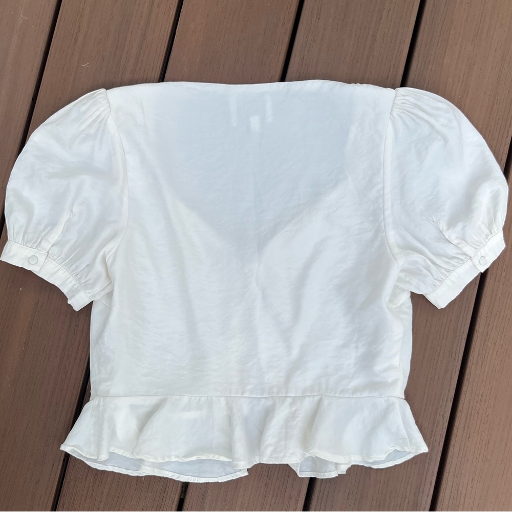 White blouse - Picture 5 of 6